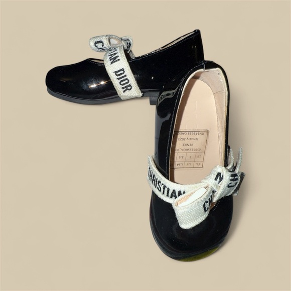 Dior Black Baby Shoes with Cream Bow - Picture 6 of 7